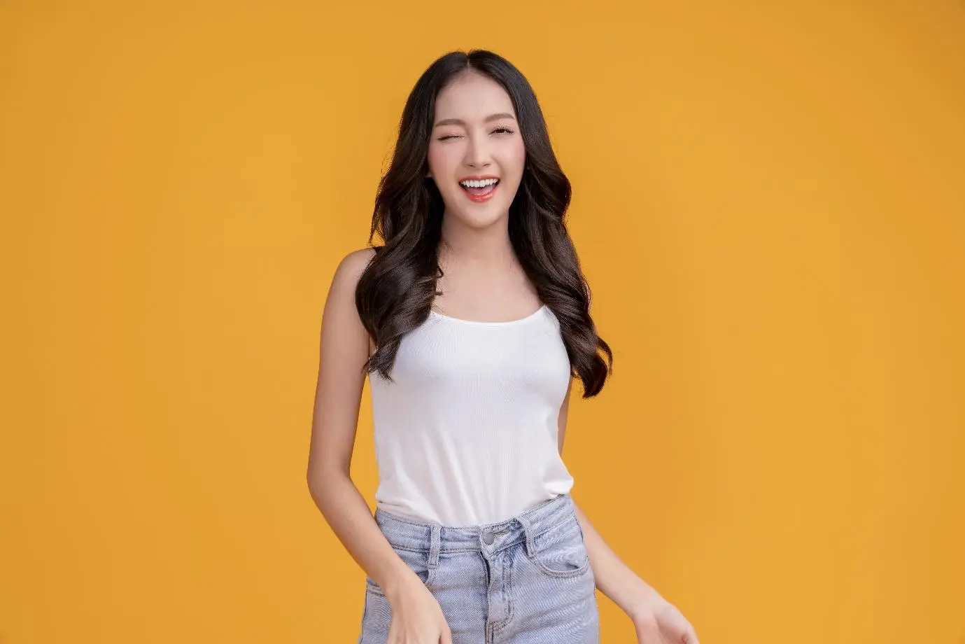 Kulit Putih Jangan Asal Pilih Warna! Ini Daftar Shade yang Sebaiknya Kamu Hindari