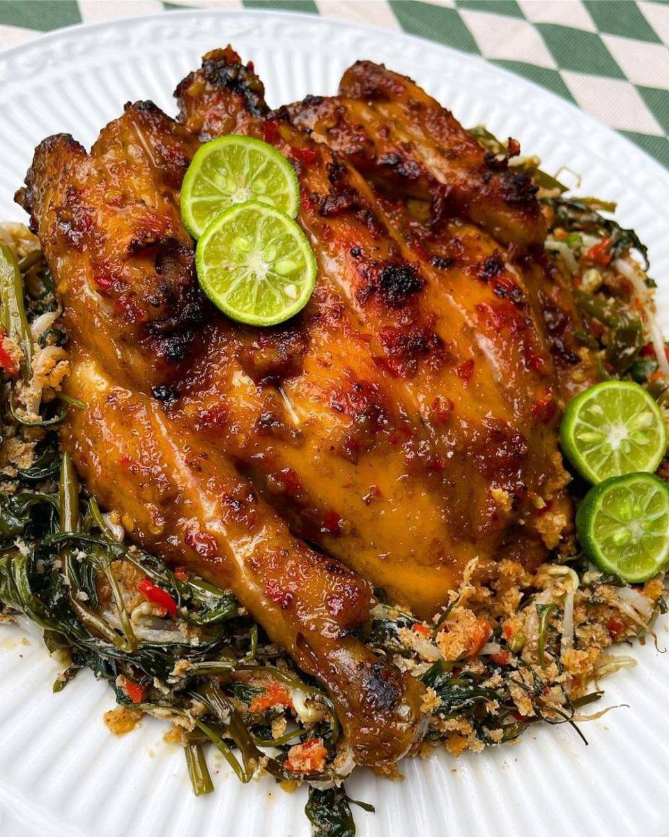 Ayam Kampung Guling ala Restoran, Menu Natal Rumahan yang Bikin Keluarga Ketagihan