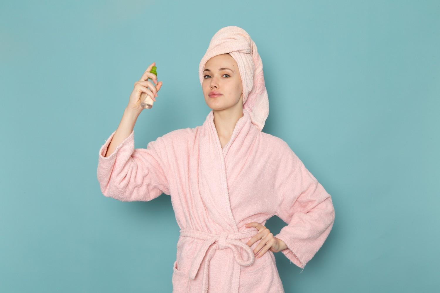 Cuaca Panas Bukan Halangan! Ini Aroma Parfum Paling Segar yang Bikin Mood Naik Seharian