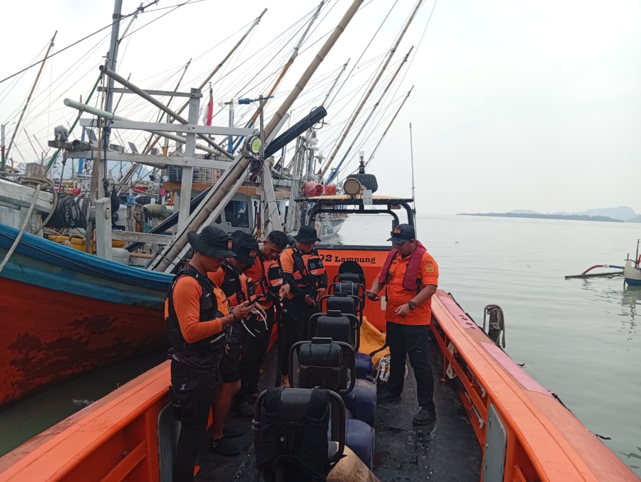 Cuaca Buruk Tenggelamkan KM Arof di Lampung Timur, Dua ABK Belum Ditemukan