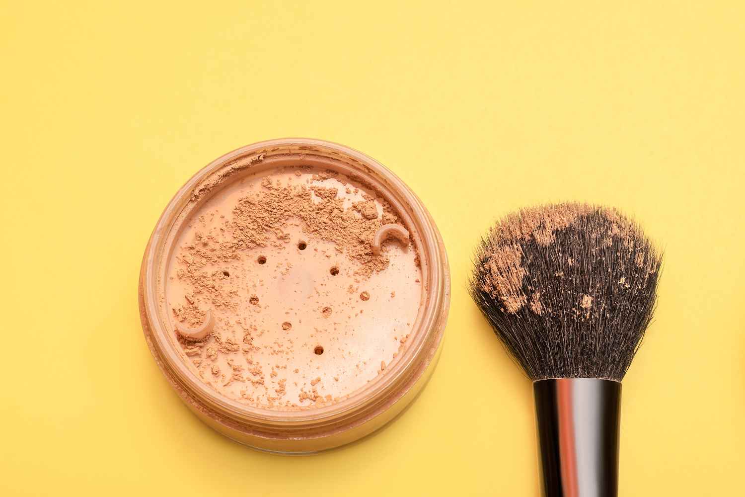 7 Bedak Tabur Paling Dicari untuk Makeup Harian: Hasil Matte Tahan Lama, Wajah Tetap Fresh Seharian
