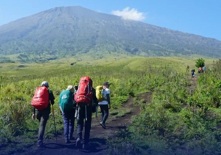 Naik Gunung Rinjani Kini Lebih Mudah, Ada Transportasi Umum ke Sembalun, Tarifnya Bikin Kaget