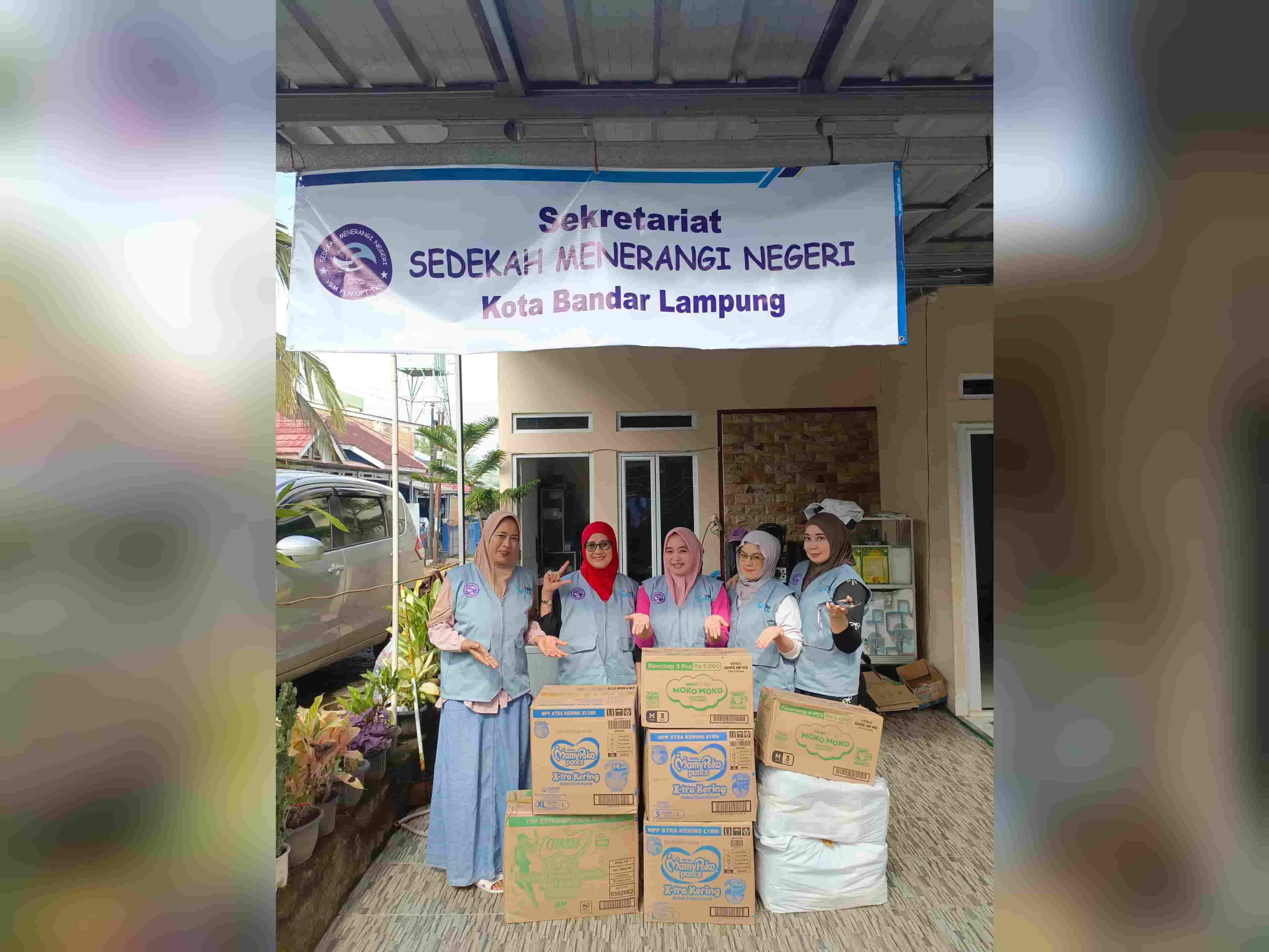 YBM PLN UPT Tanjung Karang Hadirkan Harapan bagi Korban Banjir dan Longsor di Sumatera