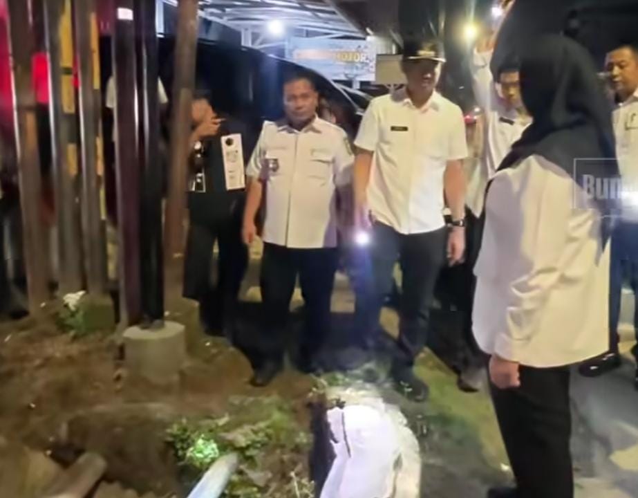 Bunda Eva Intensifkan Perawatan Saluran Air Di Bandar Lampung