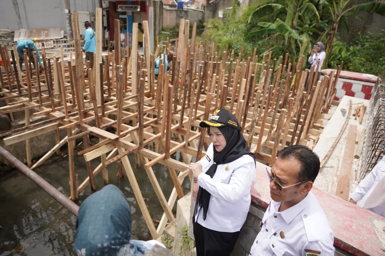 Atasi Banjir, Pemkot Bandar Lampung Percepat Normalisasi Drainase di 18 Titik