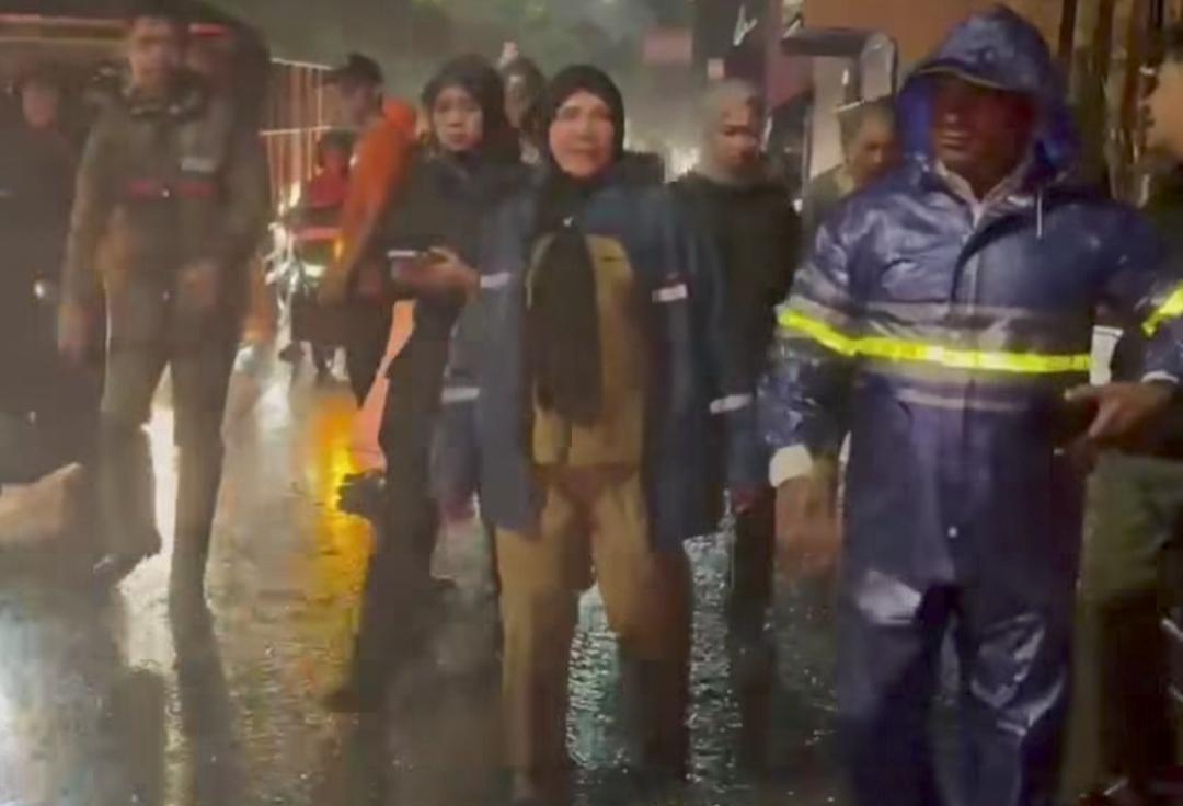 Bandar Lampung Siaga AWAS, Hujan Lebat Picu Banjir di Protokol hingga Rumah Sakit