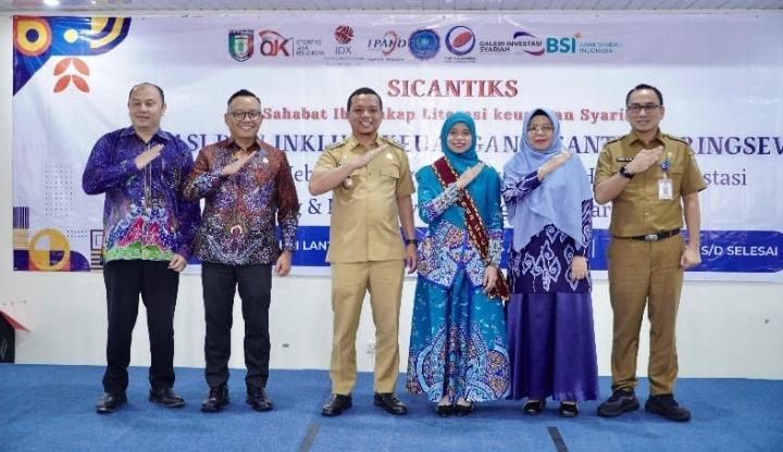 Ibu-Ibu di Pringsewu Diminta Jadi Agen Literasi Keuangan.
