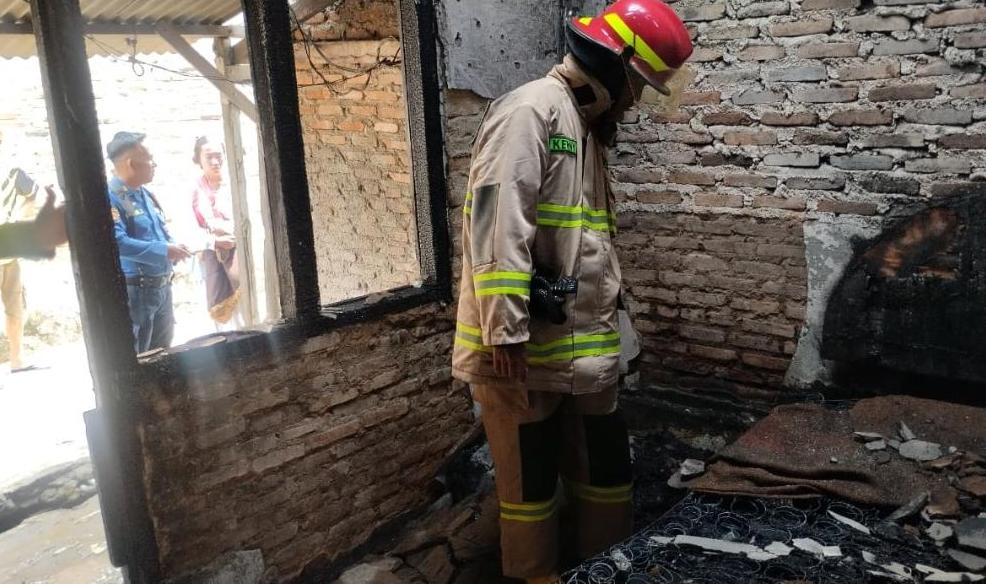 Si Jago Merah Ngamuk Hanguskan Bedengan di Sukabumi, Korsleting Diduga Jadi Penyebab Utama