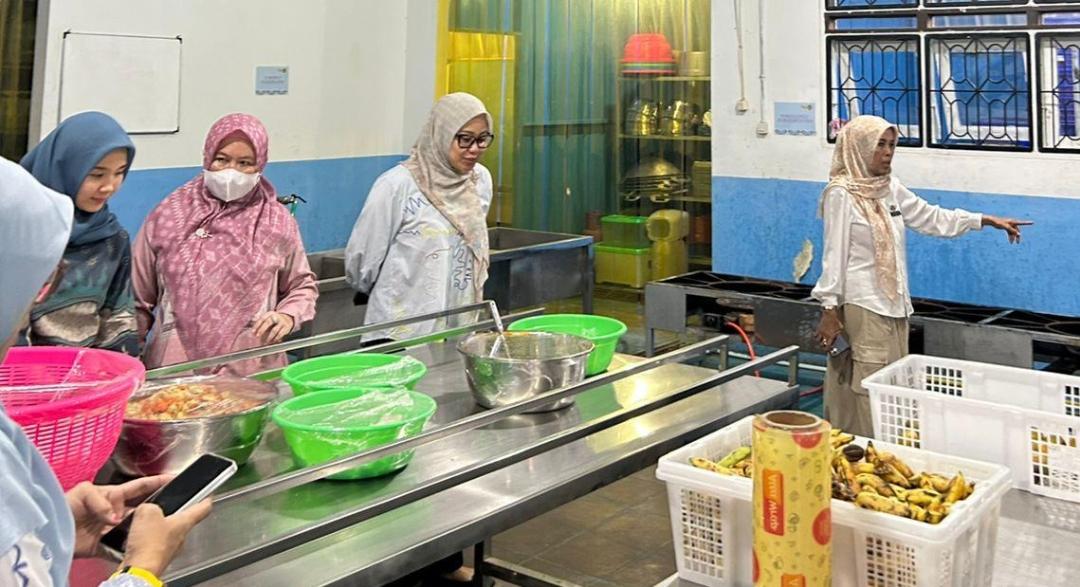 Bau Tak Sedap Dikeluhkan Warga, Satgas MBG Sidak Dapur SPPG Ganjar Asri 2 Metro