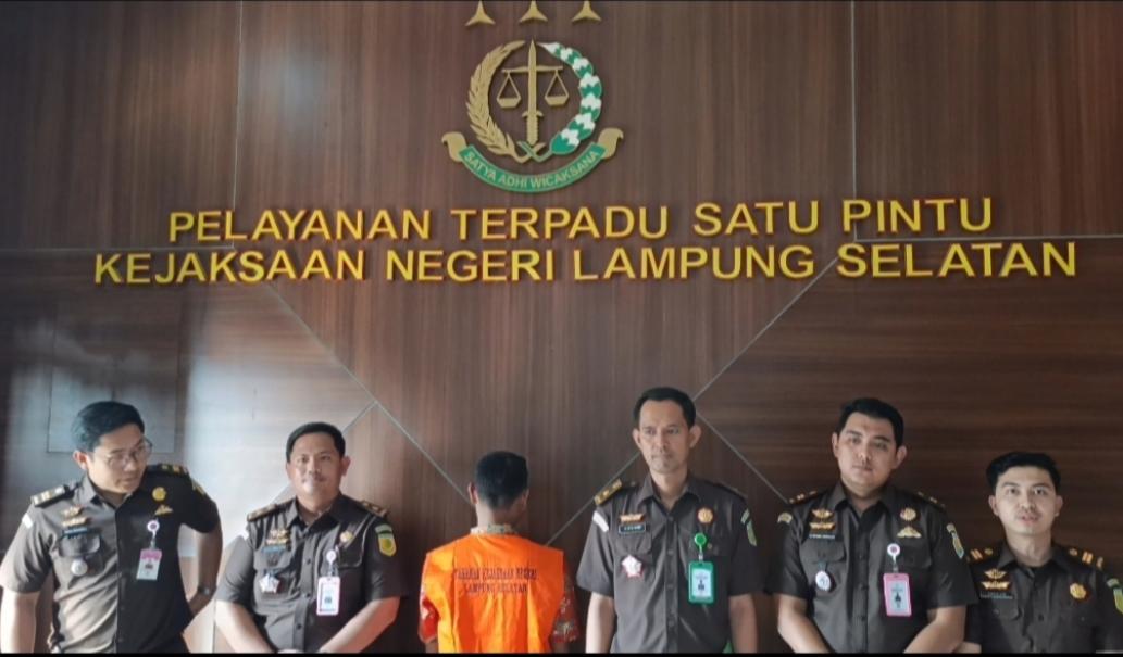 Korupsi Dana Desa Rp651 Juta, Oknum Kades Lampung Selatan Resmi Ditahan Kejari Selama 20 Hari