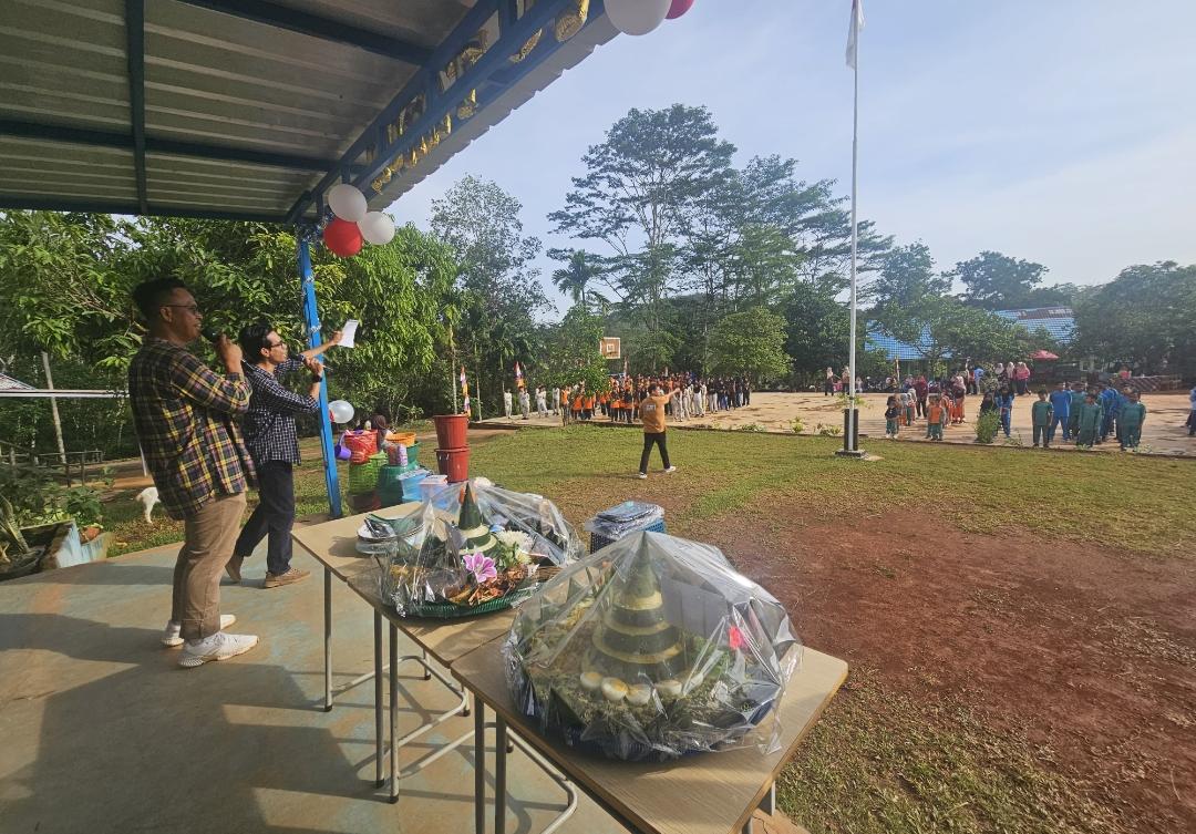 Momen Seru Satu Dekade SMPN 7 Banjit, Ada Market Day dan Hadiah Kambing