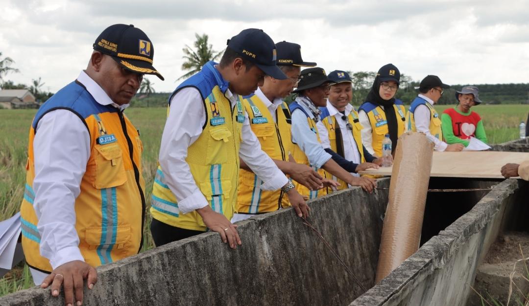 Direktur Bina OP Percepat Perbaikan Irigasi Gantung Rawajitu, Targetkan Dua Pekan Rampung