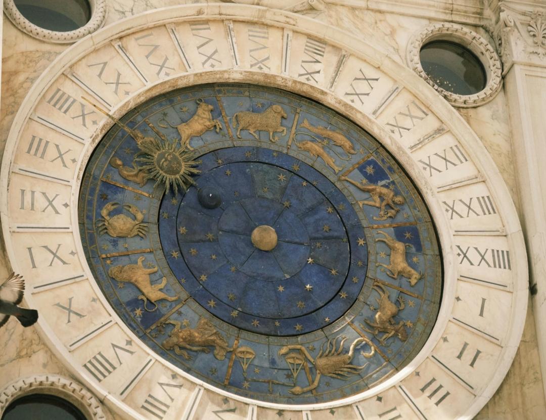 Ramalan Zodiak Besok 13 Mei 2026: Leo dan Sagitarius Paling Gacor, Banjir Cuan di Pertengahan Minggu