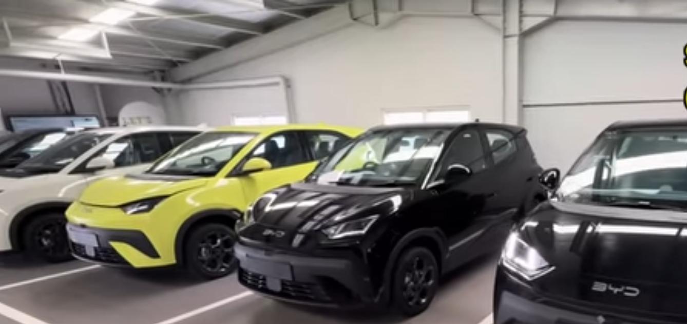 Duel Mobil Listrik Mini Entry-Level di Lampung: Pilih VinFast VF3 atau BYD Atto 1?