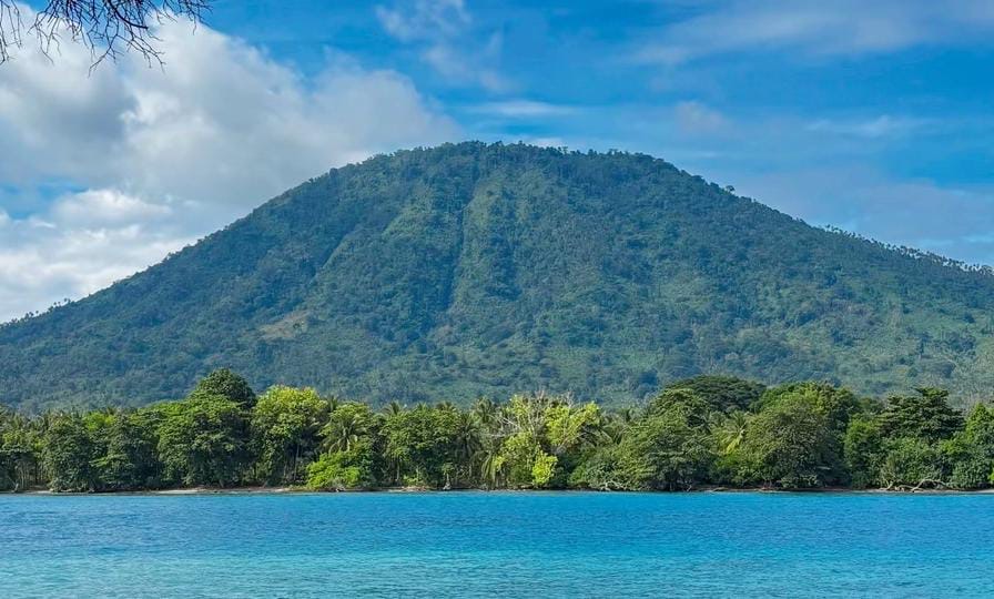 Jelajahi Wisata Pulau Umang-Umang Lampung. Rasakan Sensasi Banda Neira!