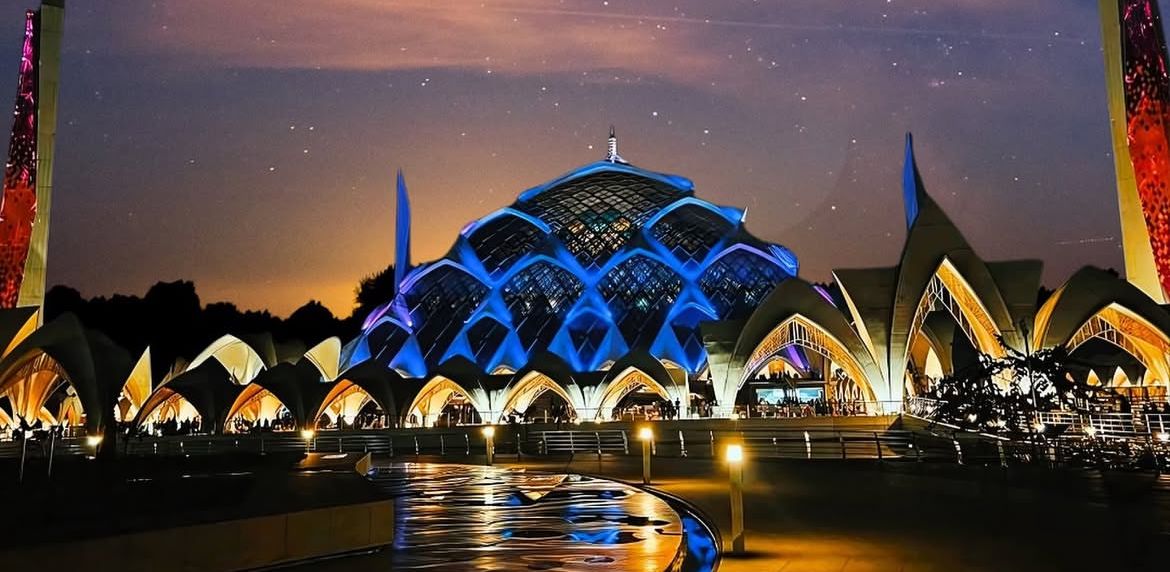 Masjid Raya Al Jabbar Resmi Buka 24 Jam, Banyak Pengunjung Mengeluh?