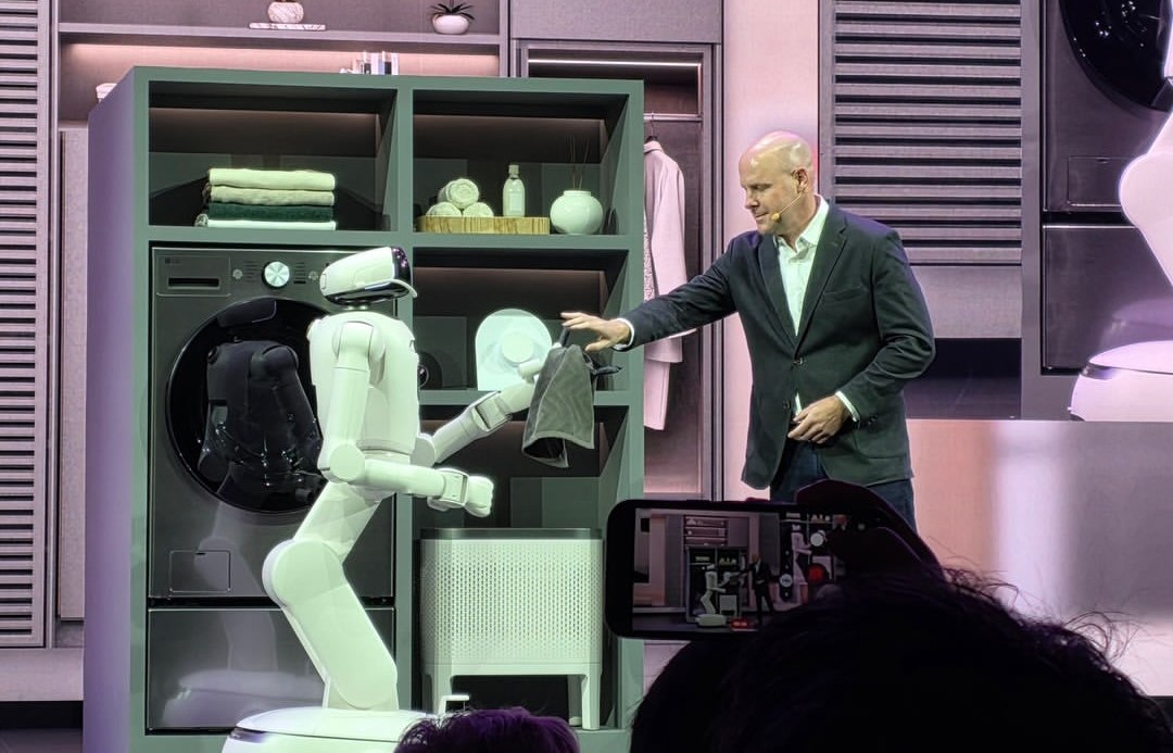 Bukan Sekadar Robot, LG CLOiD Bisa Jadi Asisten Rumah Tangga Pintar
