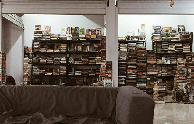 Toko buku Pasar Kenari.