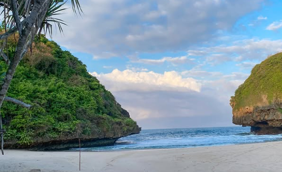 Deretan Pantai Hidden Gem di Gunungkidul yang Belum Banyak Tersentuh Wisatawan