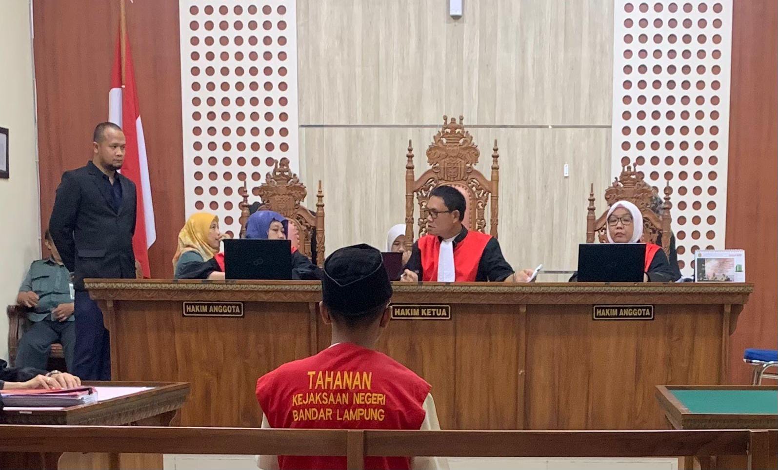 Kasus Buang Bayi ke Sungai, Ferdi Mahasiswa Di Lampung  Divonis 16 Tahun Penjara