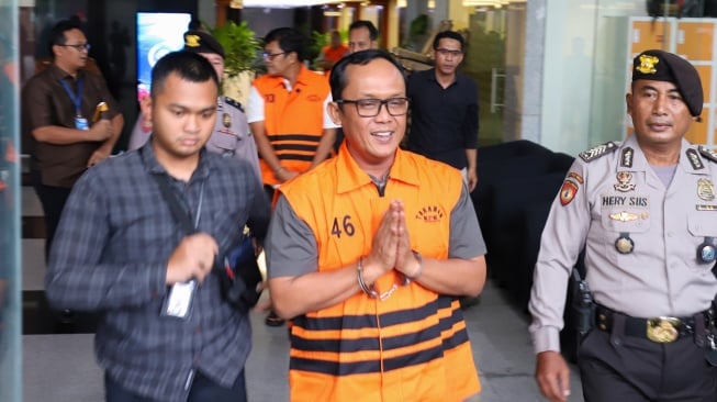 Miris Sekali! Bupati Lampung Tengah Ardito Wijaya Masih Sempat Goda Wartawan Di Depan Publik
