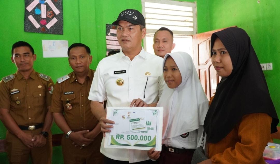 Bersama Baznas, Pemkab Tubaba Salurkan Beasiswa 200 Siswa Berprestasi