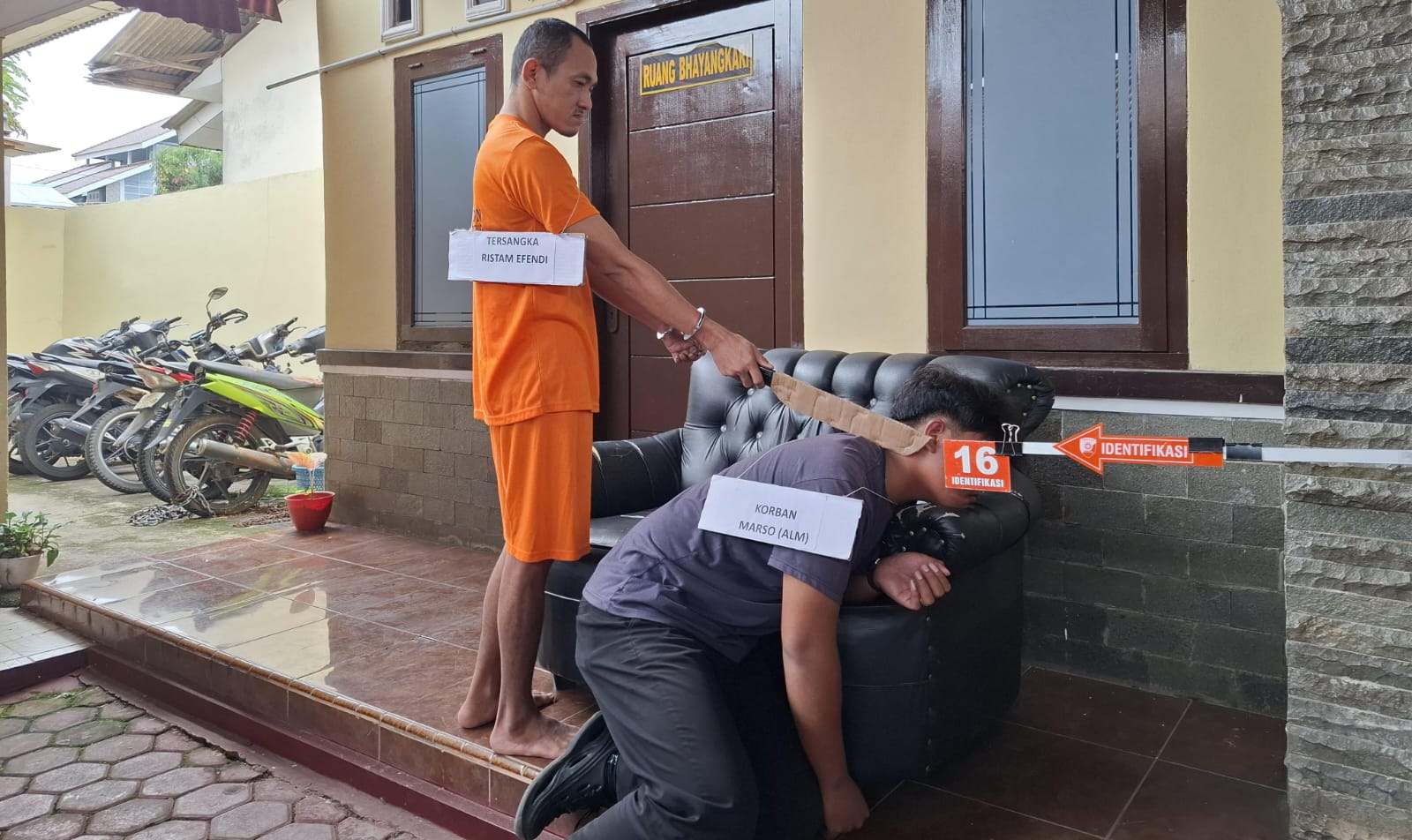 21 Adegan Diperagakan, Polisi Rekonstruksi Pembunuhan Orang Tua Kandung di Rajabasa Lampung