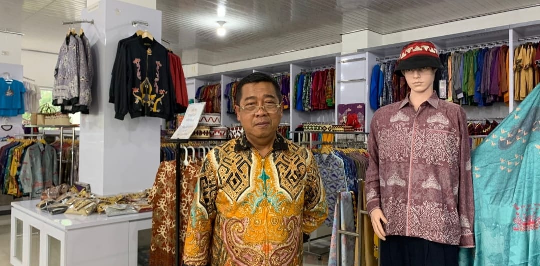 Kamis Beradat Dongkrak Omzet UMKM Batik Lampung