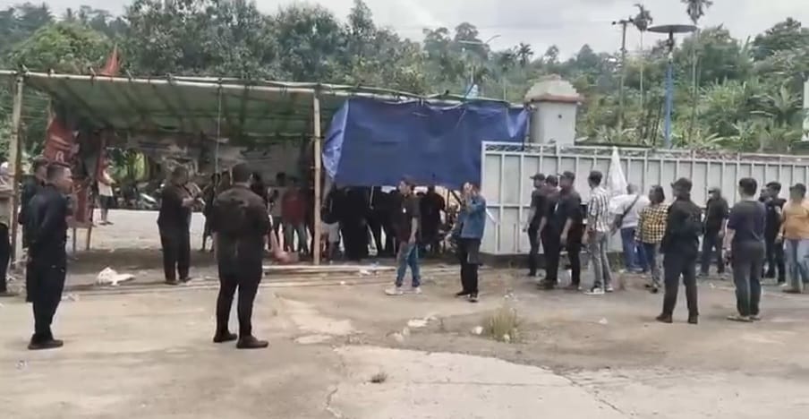 Aksi Pasang Tenda Depan PT San Xiong Steel Diduga Sarat Kepentingan
