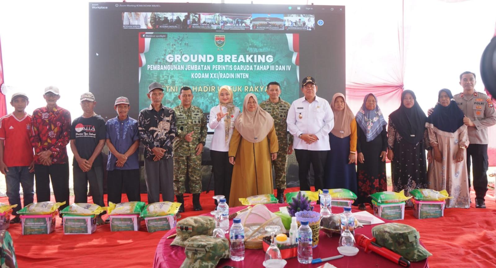 Kodam XXI/Raden Inten - Pemerintah Daerah Bangun Jembatan di Kali Pasir Lampung Timur
