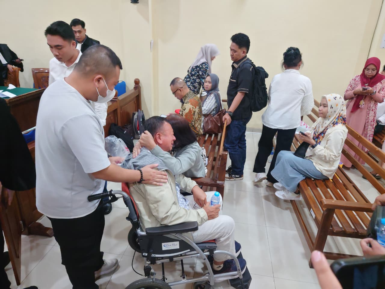 Terisak, Thio Stefanus Sulistio Bacakan Pledoi Di Hadapan Hakim