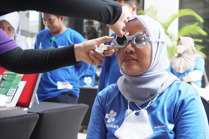 Jaga Kesehatan Mata Anda, Deretan Kebiasaan Buruk yang Harus Dihindari