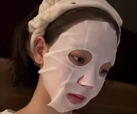 Redakan Jerawat Tanpa Picu Iritasi, Ini Bahan yang Wajib Ada dalam Sheet Mask