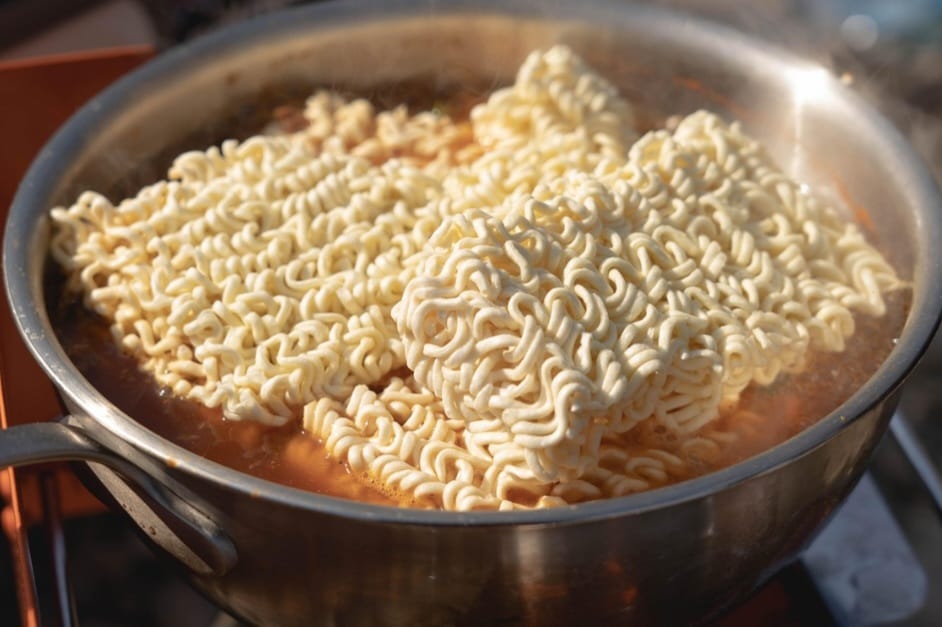 Sering Lemas dan Mudah Mengantuk Saat Puasa? Ini Makanan yang Sebaiknya Dihindari Ketika Sahur