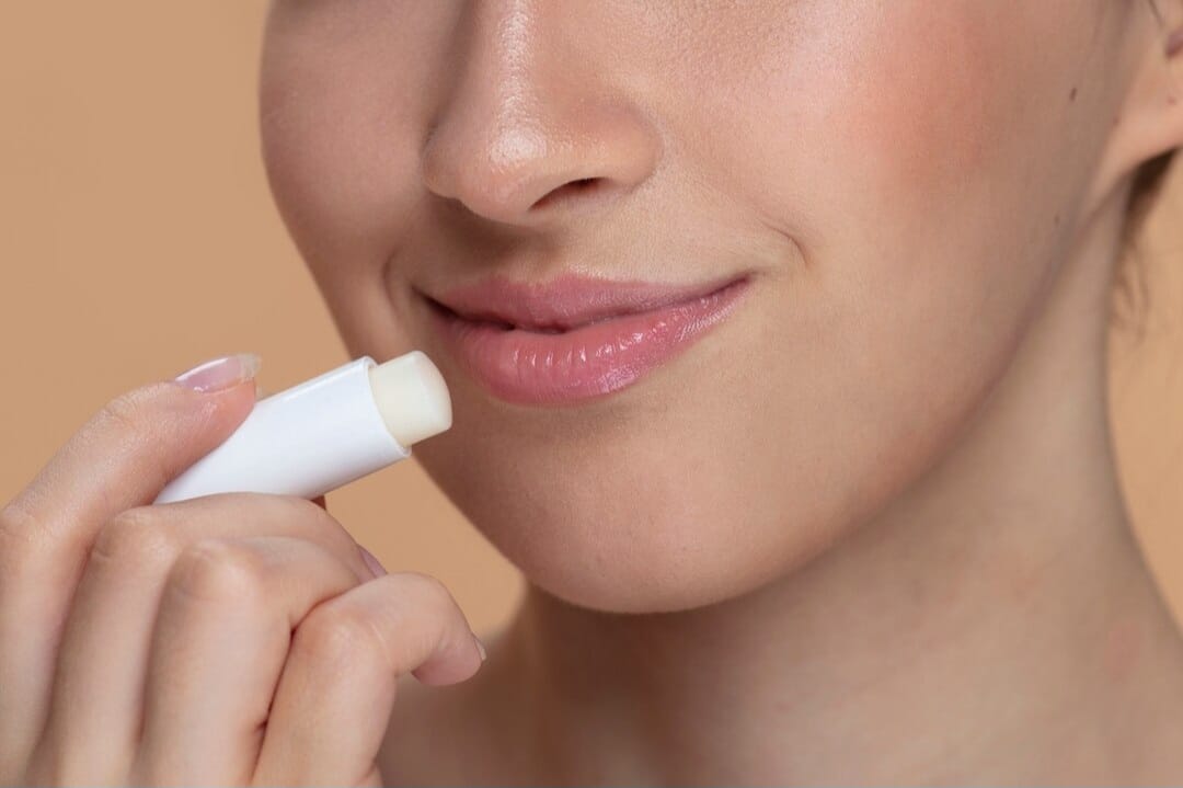Deretan Tinted Lip Balm yang Sedang Digemari, Dari Super Glossy hingga Pigmented