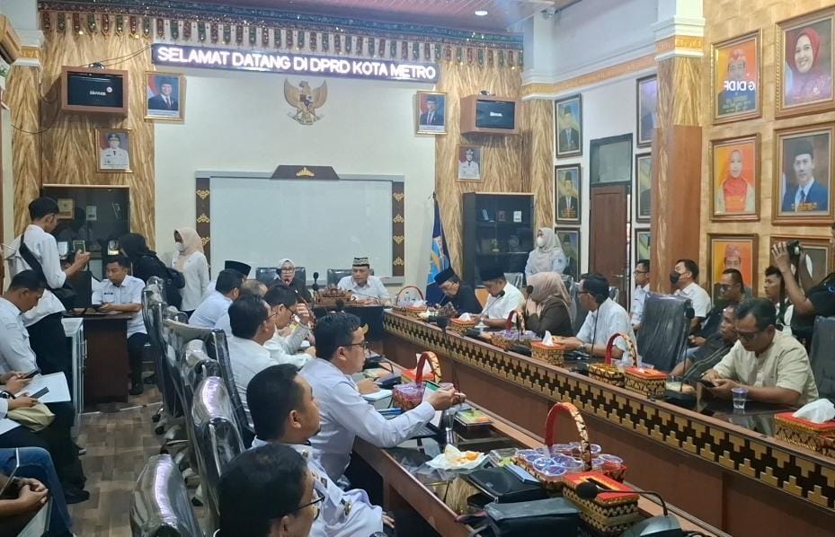 Mendadak Tertutup, Rapat DPRD Metro dengan Wali Kota Picu Polemik Keterbukaan Informasi Publik