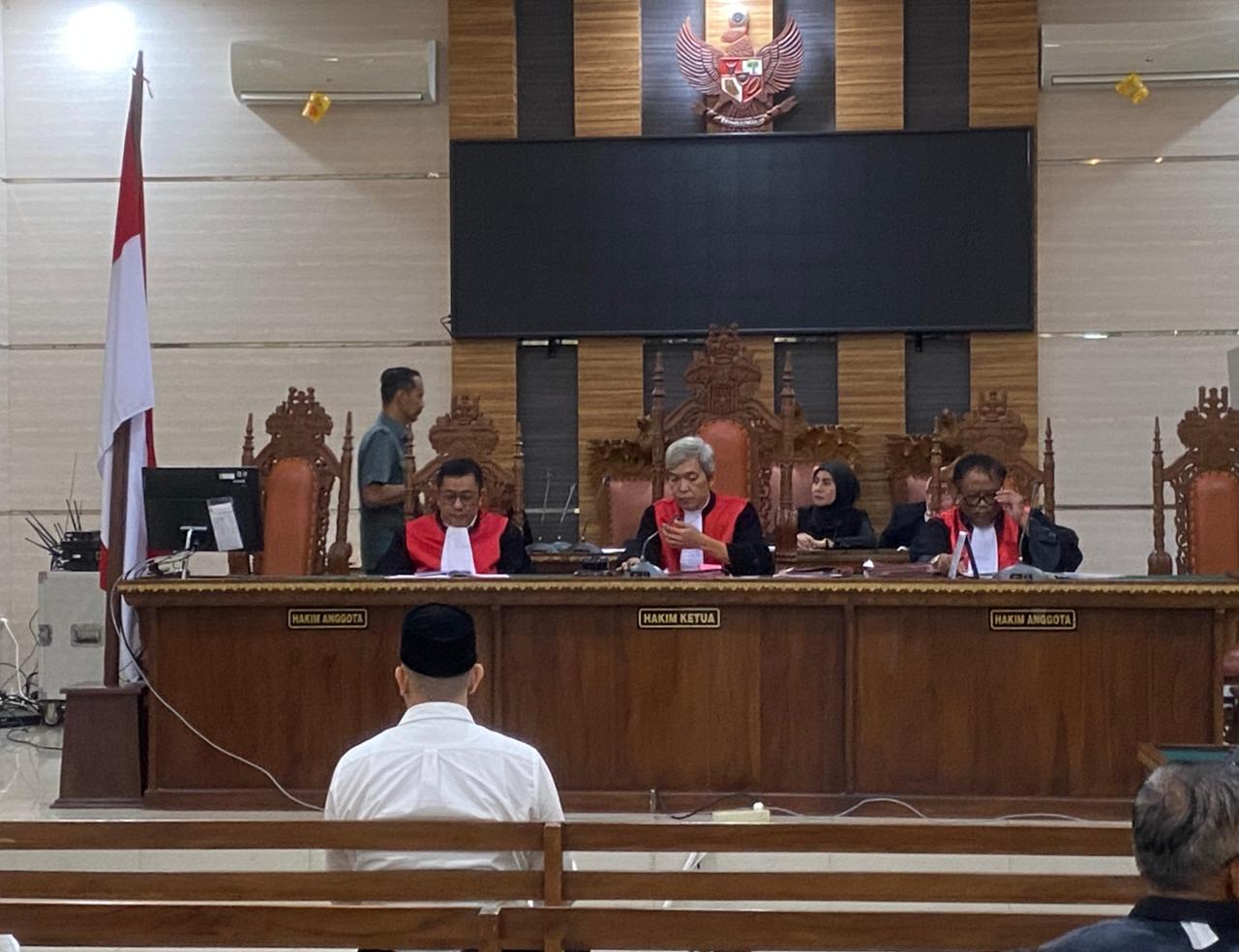 Eksepsi Dendi Ramadhona dan Terdakwa Lain Ditolak, Sidang SPAM Pesawaran Berlanjut ke Pembuktian!