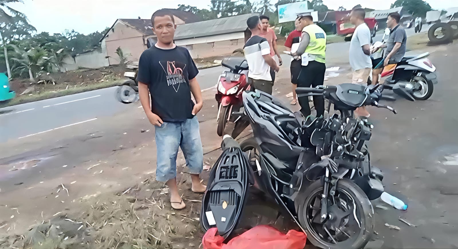 Hantam Truk Putar Balik di Jalan Lintas Timur, Pengendara Vario Kritis Akibat Alami Luka Parah