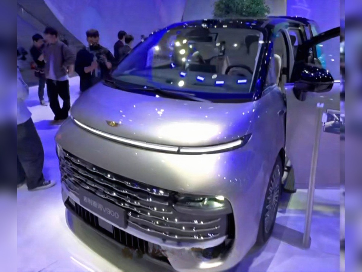 Rekor Dunia! Minivan Listrik Super Lega, Geely V900 Pecahkan Rekor Muat 42 Orang